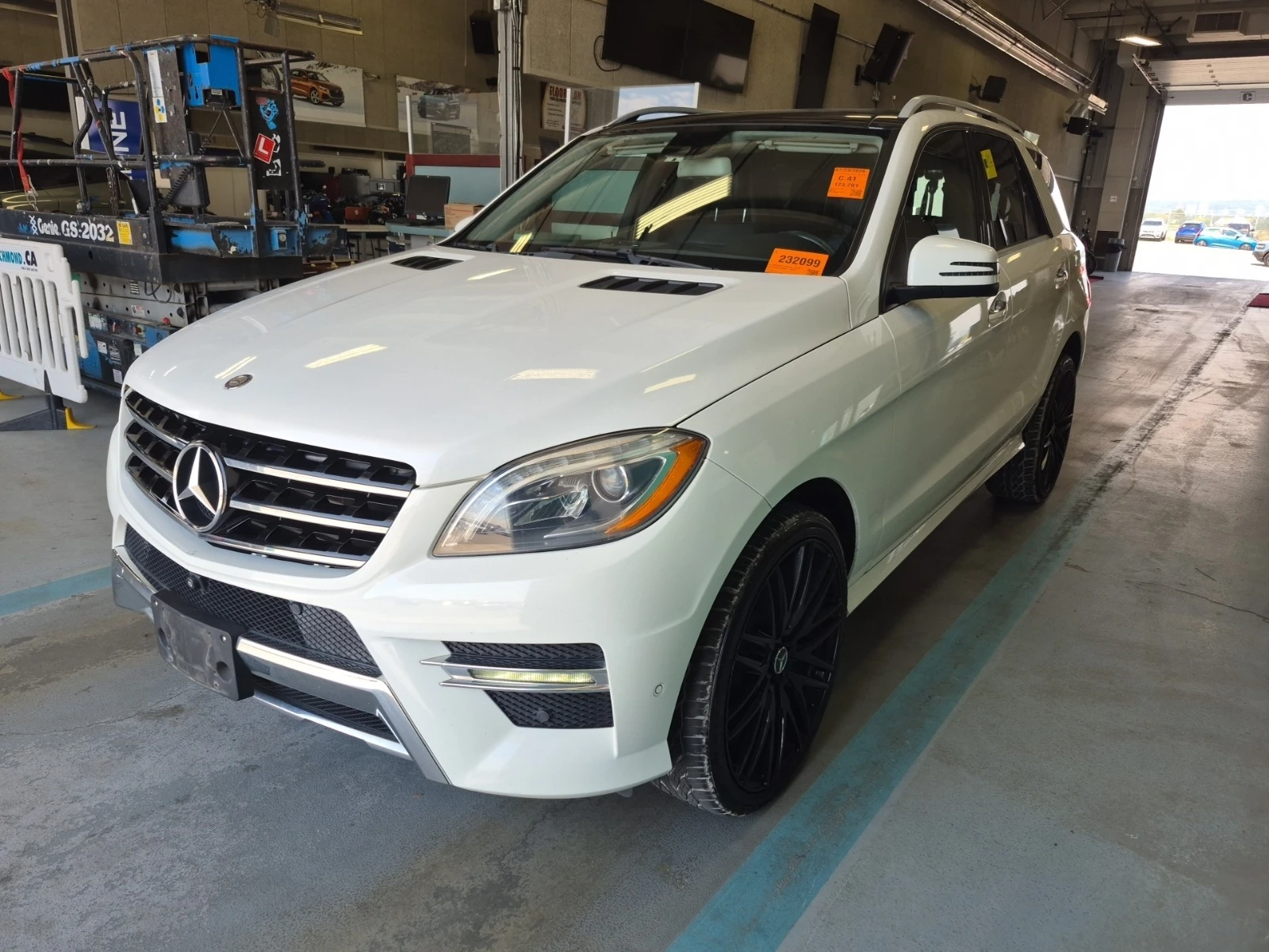 Mercedes-Benz ML 350 AMG * НА ПРУЖИНИ * ПАНОРАМА * КАМЕРА * 