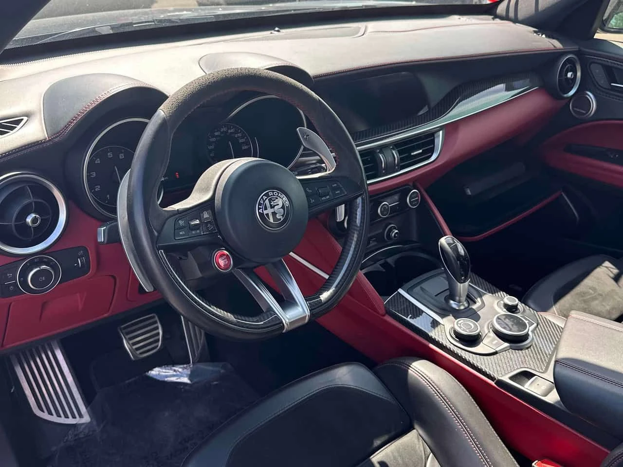 Alfa Romeo Stelvio * Quadrifoglio * CARFAX * БЕЗ ПЪРВОНАЧАЛНА ВНОСКА, снимка 5 - Автомобили и джипове - 55423709