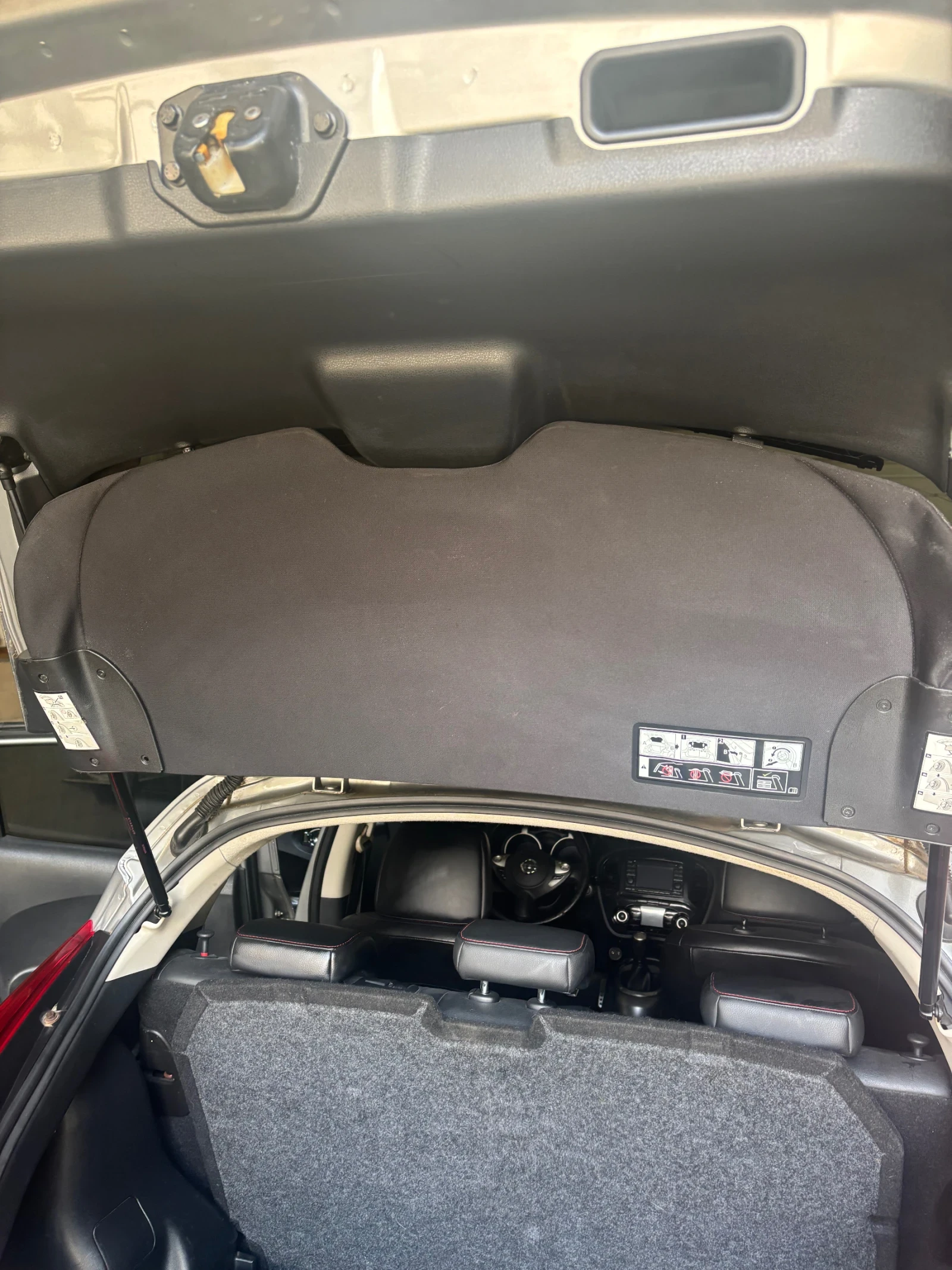Nissan Juke, снимка 16 - Автомобили и джипове - 55886291