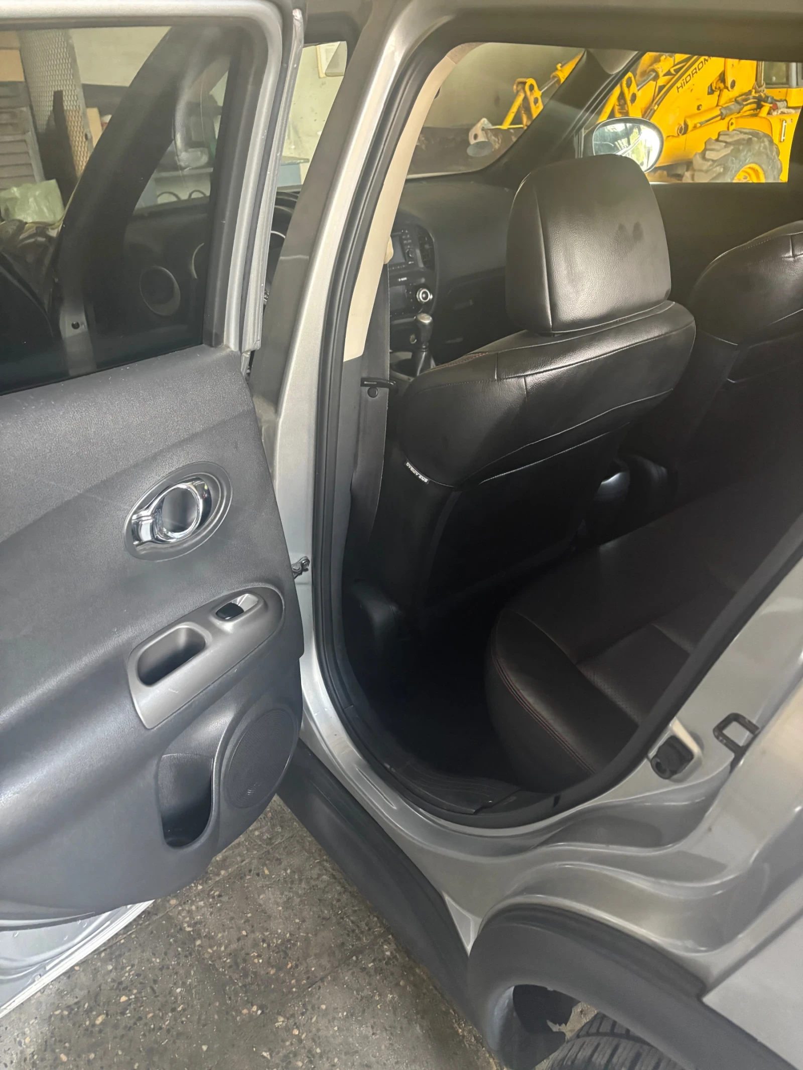 Nissan Juke, снимка 15 - Автомобили и джипове - 55886291