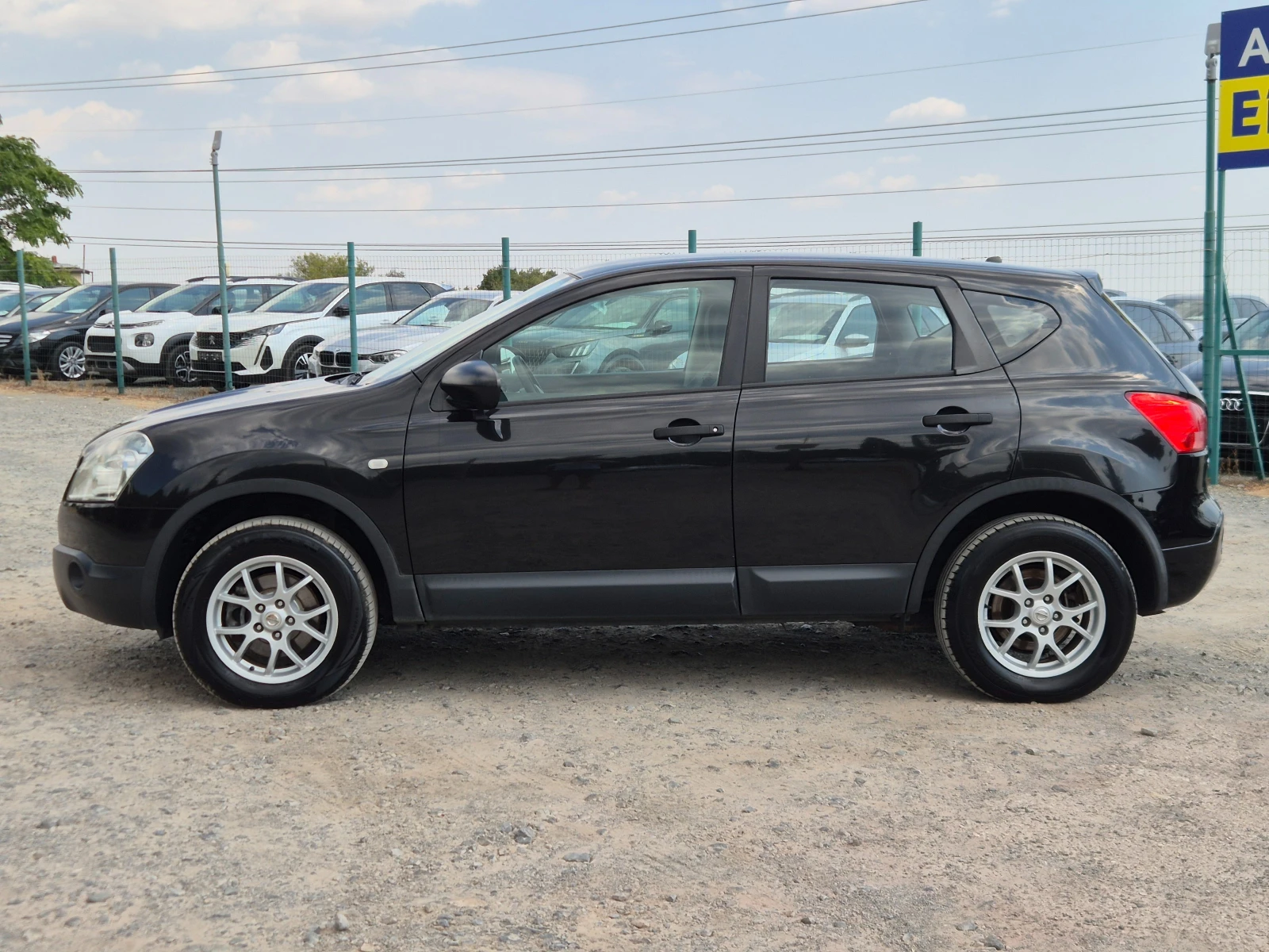 Nissan Qashqai 1.6i 115кс, снимка 2 - Автомобили и джипове - 55925050