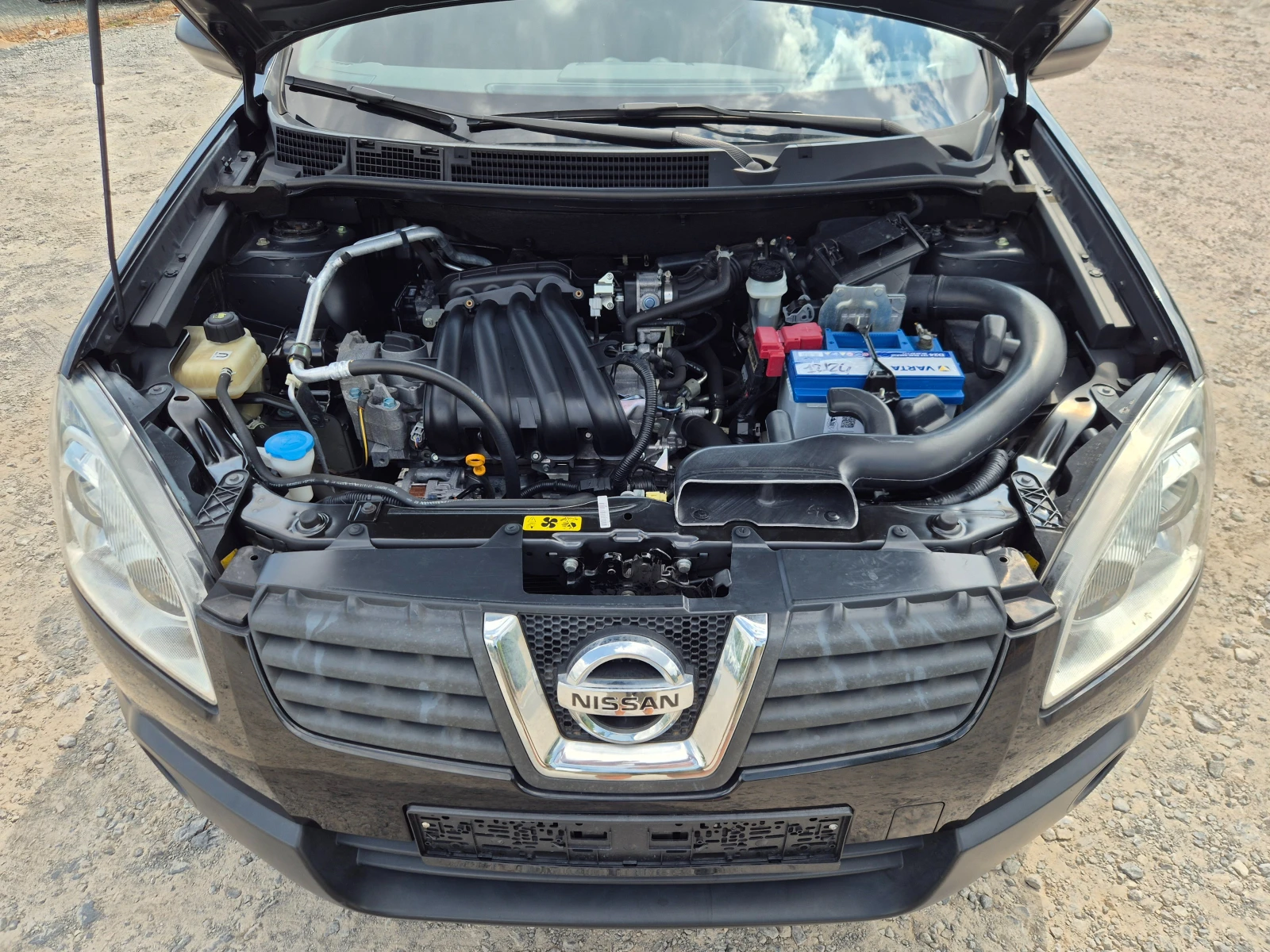 Nissan Qashqai 1.6i 115кс, снимка 15 - Автомобили и джипове - 55925050