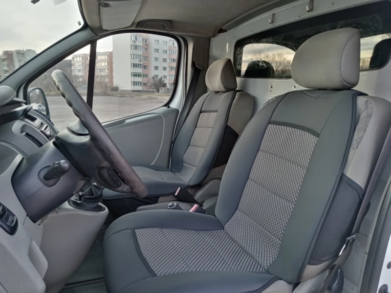 Opel Vivaro 1.9 TDI 101kc., снимка 11 - Бусове и автобуси - 49131621