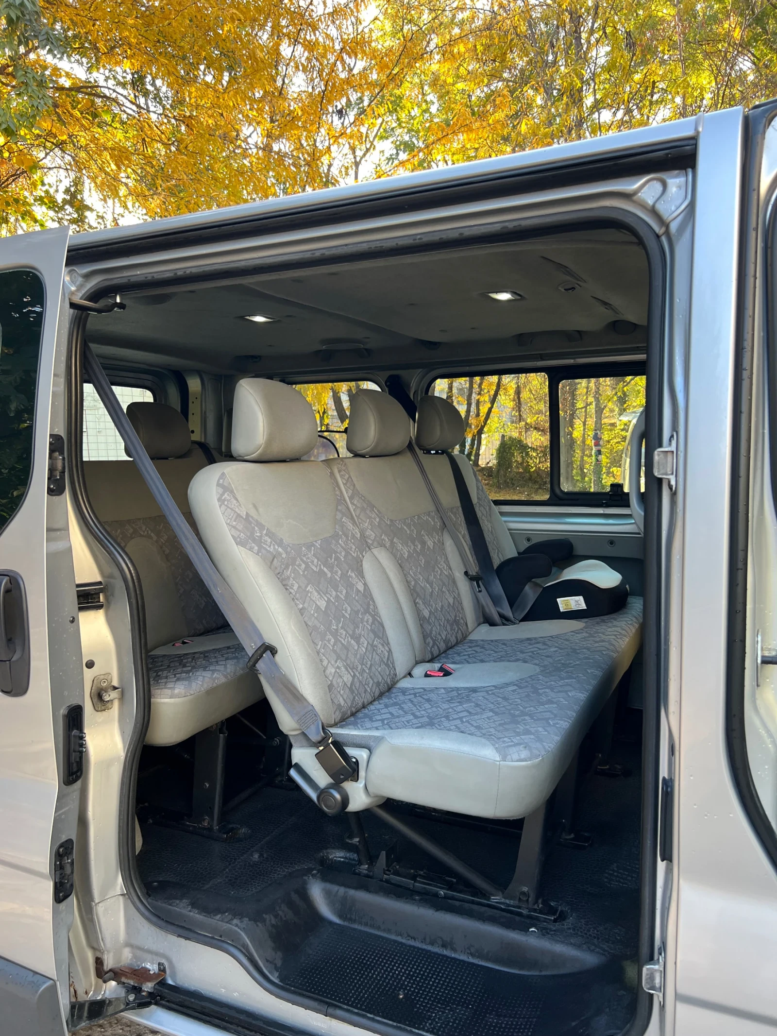 Opel Vivaro 2.5 CDTI 7+ 1 - изображение 5