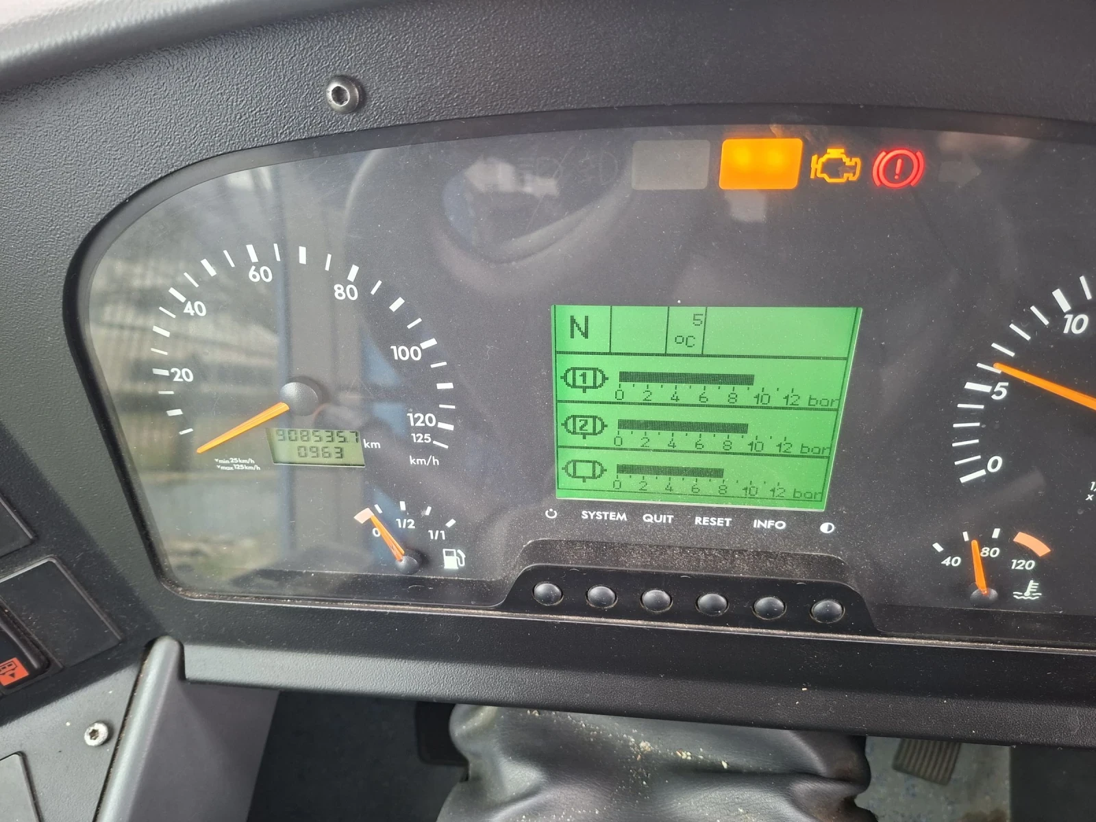 Mercedes-Benz Intouro  - изображение 7