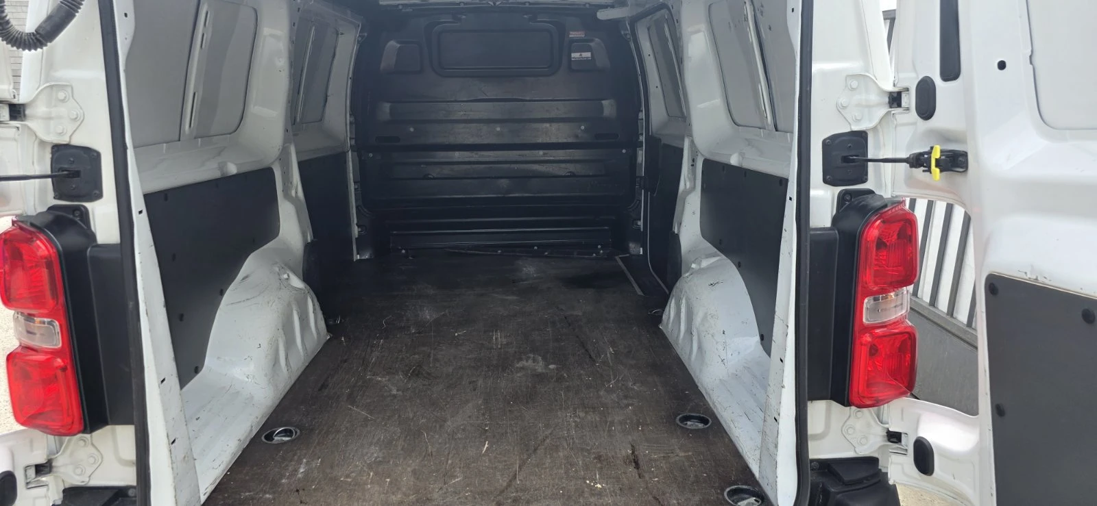 Opel Vivaro  Van Enjoy L2H1 2.0 CDTI 106 kW/145 к.с. 6MT, снимка 4 - Бусове и автобуси - 55535872