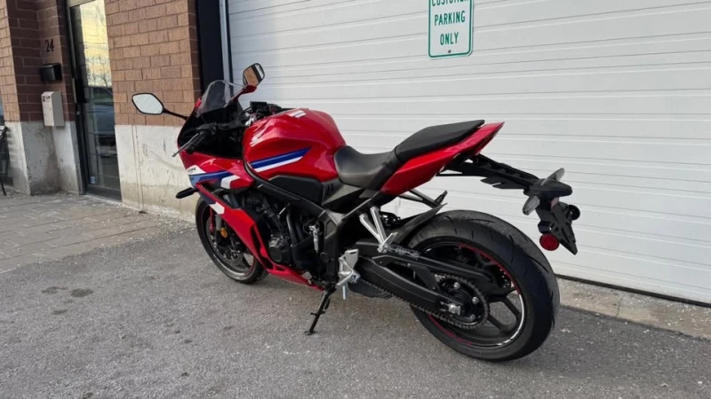 Honda Cbr * 650* CARFAX * БЕЗ ПЪРВОНАЧАЛНА ВНОСКА, снимка 5 - Мотоциклети и мототехника - 52874266