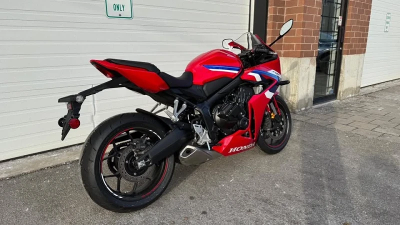 Honda Cbr * 650* CARFAX * БЕЗ ПЪРВОНАЧАЛНА ВНОСКА, снимка 2 - Мотоциклети и мототехника - 52874266