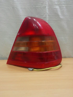 Стоп десен Мерцедес Ц220 w202 седан