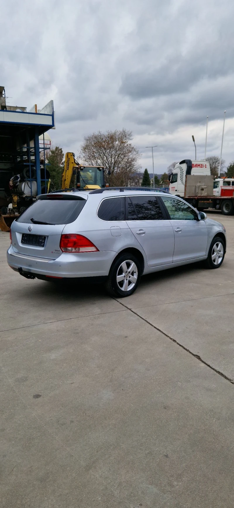 VW Golf Variant 1.9 TDI, 105к.с 4x4, снимка 6 - Автомобили и джипове - 48223456