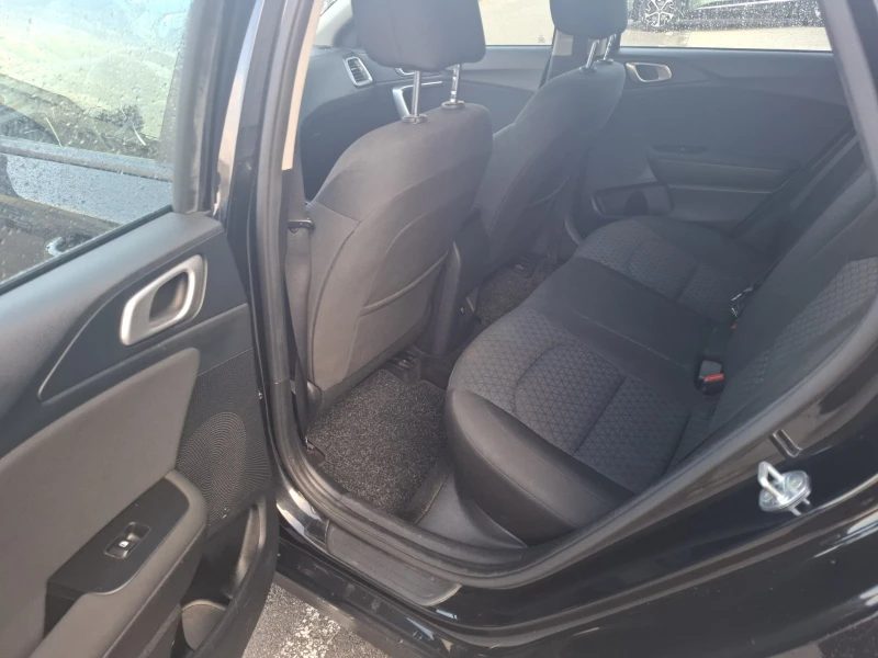 Kia Ceed 1.5 T-gdi Comfort , снимка 7 - Автомобили и джипове - 52707038