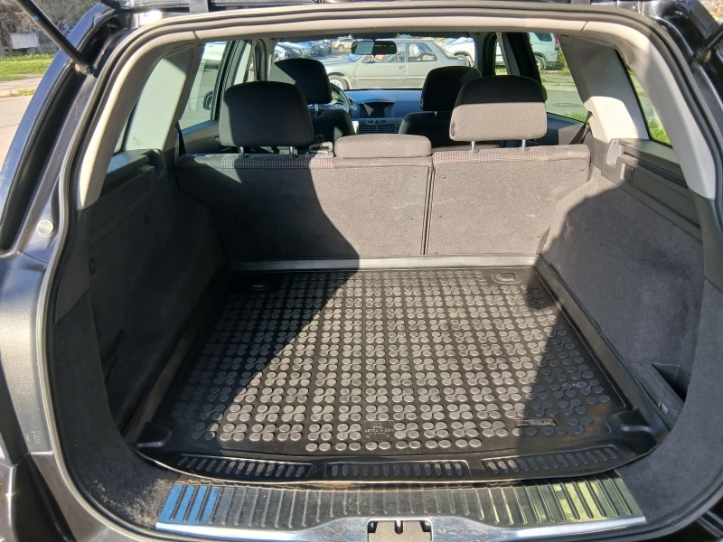 Opel Astra Opel Astra 1.9 CDTI, снимка 11 - Автомобили и джипове - 52753102