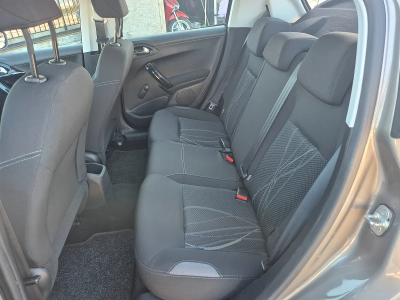 Peugeot 208 1.4HDI AVTOMAT, снимка 13 - Автомобили и джипове - 52816018
