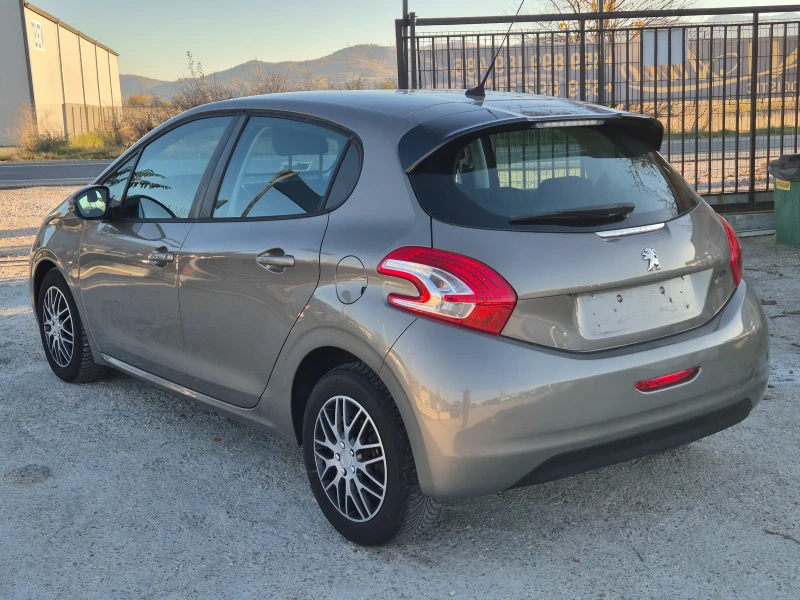 Peugeot 208 1.4HDI AVTOMAT, снимка 4 - Автомобили и джипове - 52816018