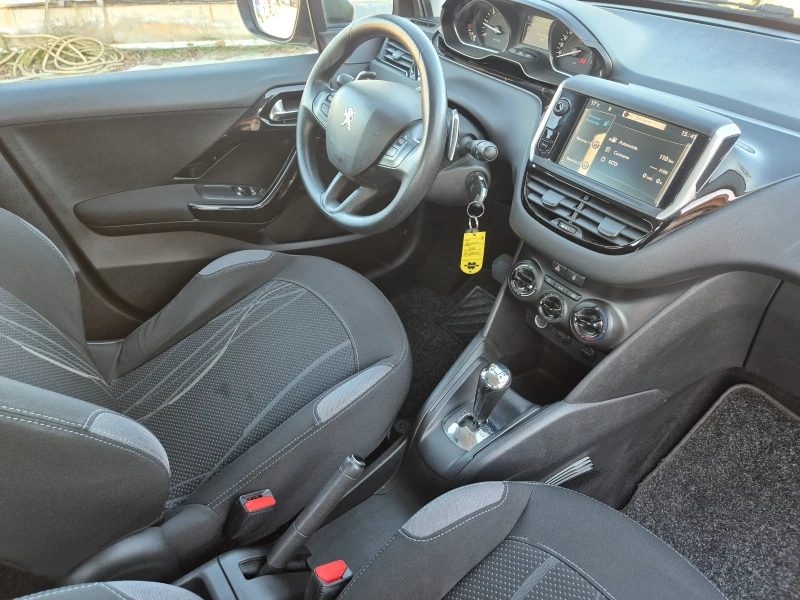 Peugeot 208 1.4HDI AVTOMAT, снимка 17 - Автомобили и джипове - 52816018