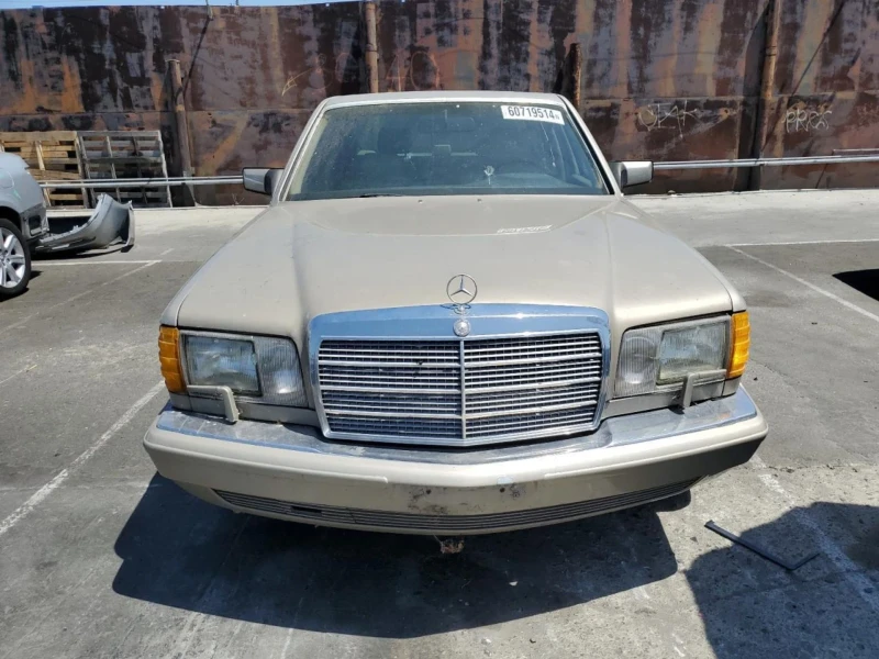 Mercedes-Benz 560 Mercedes-Benz W126 V8