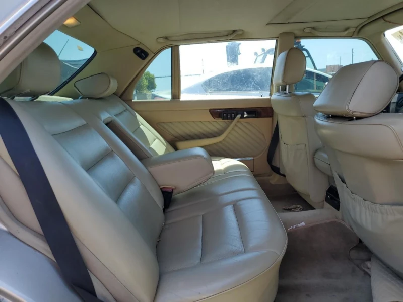 Mercedes-Benz 560 Mercedes-Benz W126 V8, снимка 8 - Автомобили и джипове - 53056118