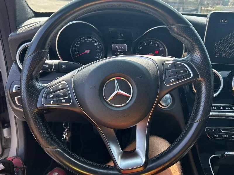 Mercedes-Benz C 300 * 4MATIC * ПАНОРАМА * КОМПЛЕКТ ГУМИ * CARFAX, снимка 10 - Автомобили и джипове - 55645044