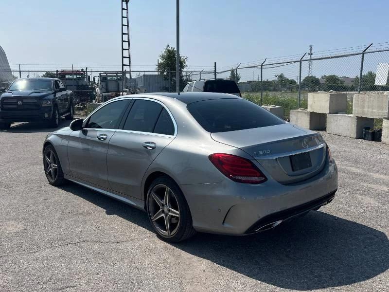 Mercedes-Benz C 300 * 4MATIC * ПАНОРАМА * КОМПЛЕКТ ГУМИ * CARFAX, снимка 6 - Автомобили и джипове - 55645044