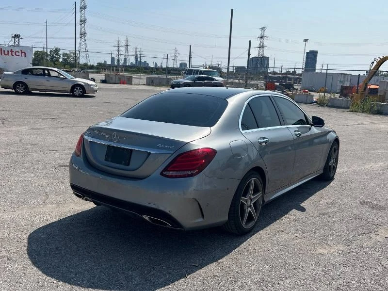 Mercedes-Benz C 300 * 4MATIC * ПАНОРАМА * КОМПЛЕКТ ГУМИ * CARFAX, снимка 4 - Автомобили и джипове - 55645044