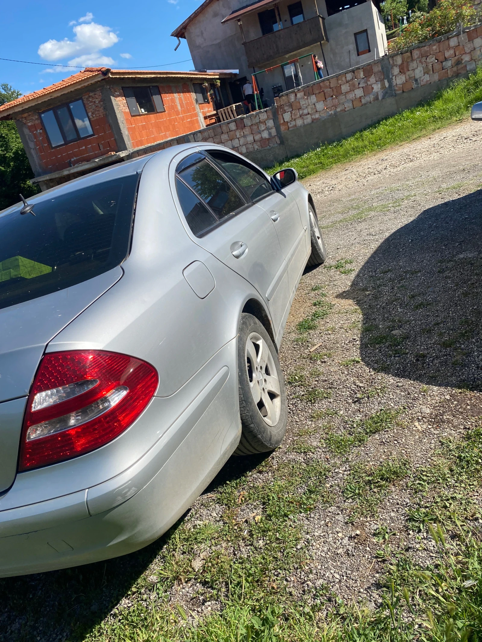 Mercedes-Benz E 220  - изображение 6