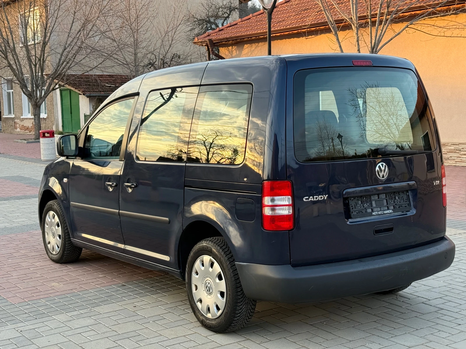 VW Caddy ПЪТНИЧЕСКИ КЛИМА, снимка 6 - Автомобили и джипове - 53742585