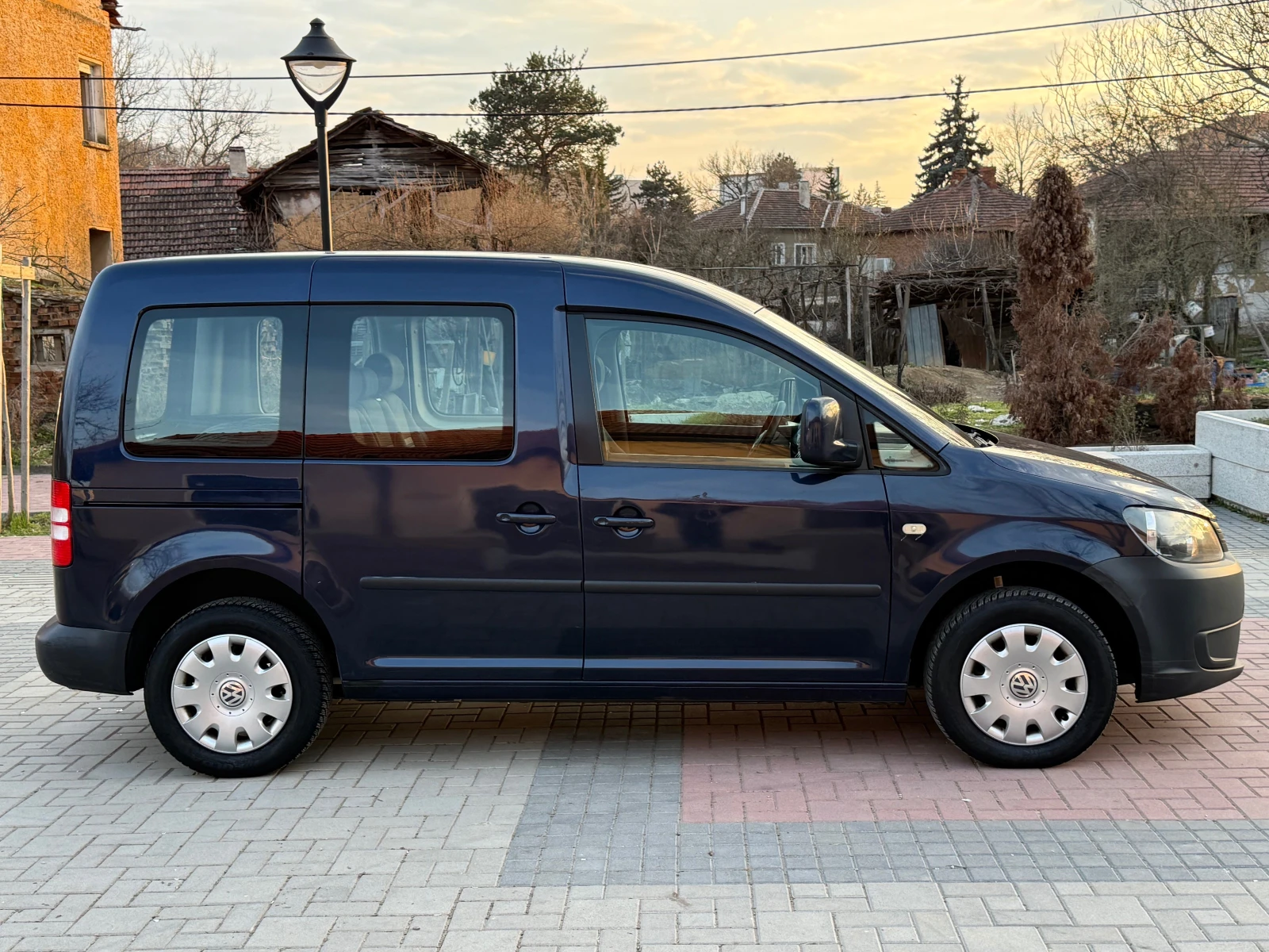 VW Caddy ПЪТНИЧЕСКИ КЛИМА, снимка 3 - Автомобили и джипове - 53742585