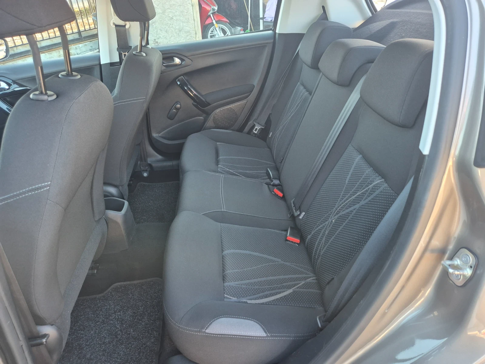 Peugeot 208 1.4HDI AVTOMAT | Mobile.bg � ����������� 13