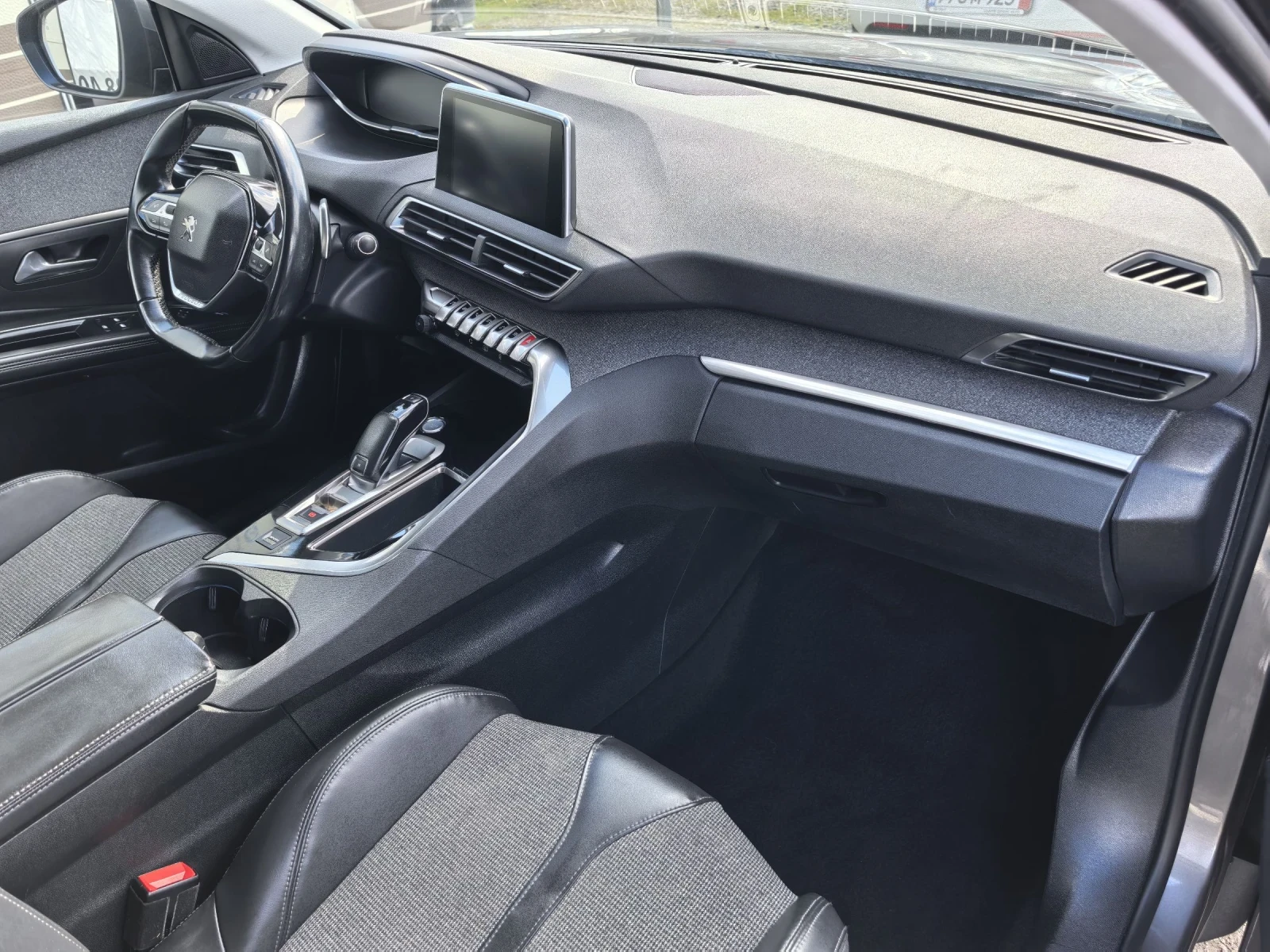 Peugeot 5008 1.6 BlueHDi 120hp 7места 27.01.2018г, снимка 15 - Автомобили и джипове - 53635872