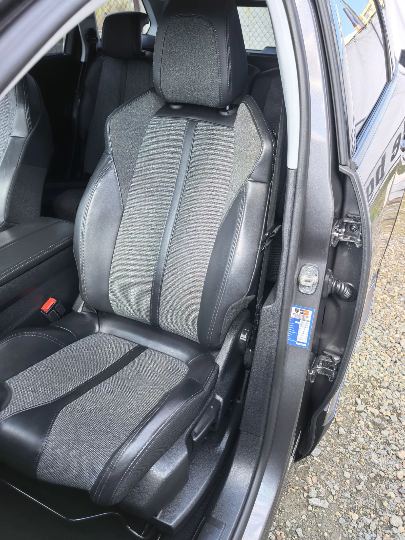 Peugeot 5008 1.6 BlueHDi 120hp 7места 27.01.2018г, снимка 10 - Автомобили и джипове - 53635872