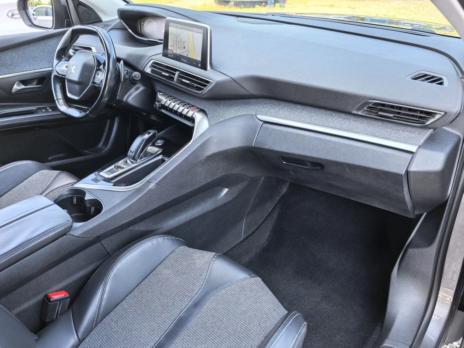 Peugeot 5008 1.6 BlueHDi 120hp 7места 27.01.2018г, снимка 11 - Автомобили и джипове - 53635872