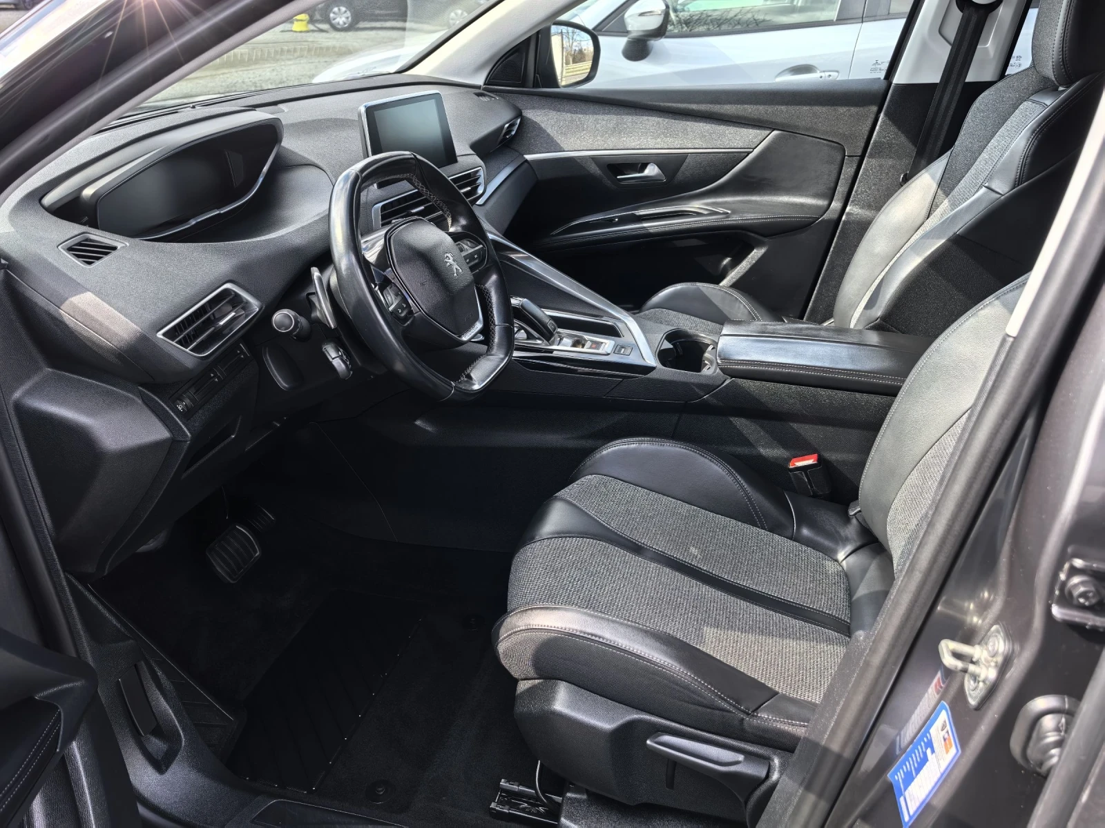 Peugeot 5008 1.6 BlueHDi 120hp 7места 27.01.2018г, снимка 14 - Автомобили и джипове - 53635872