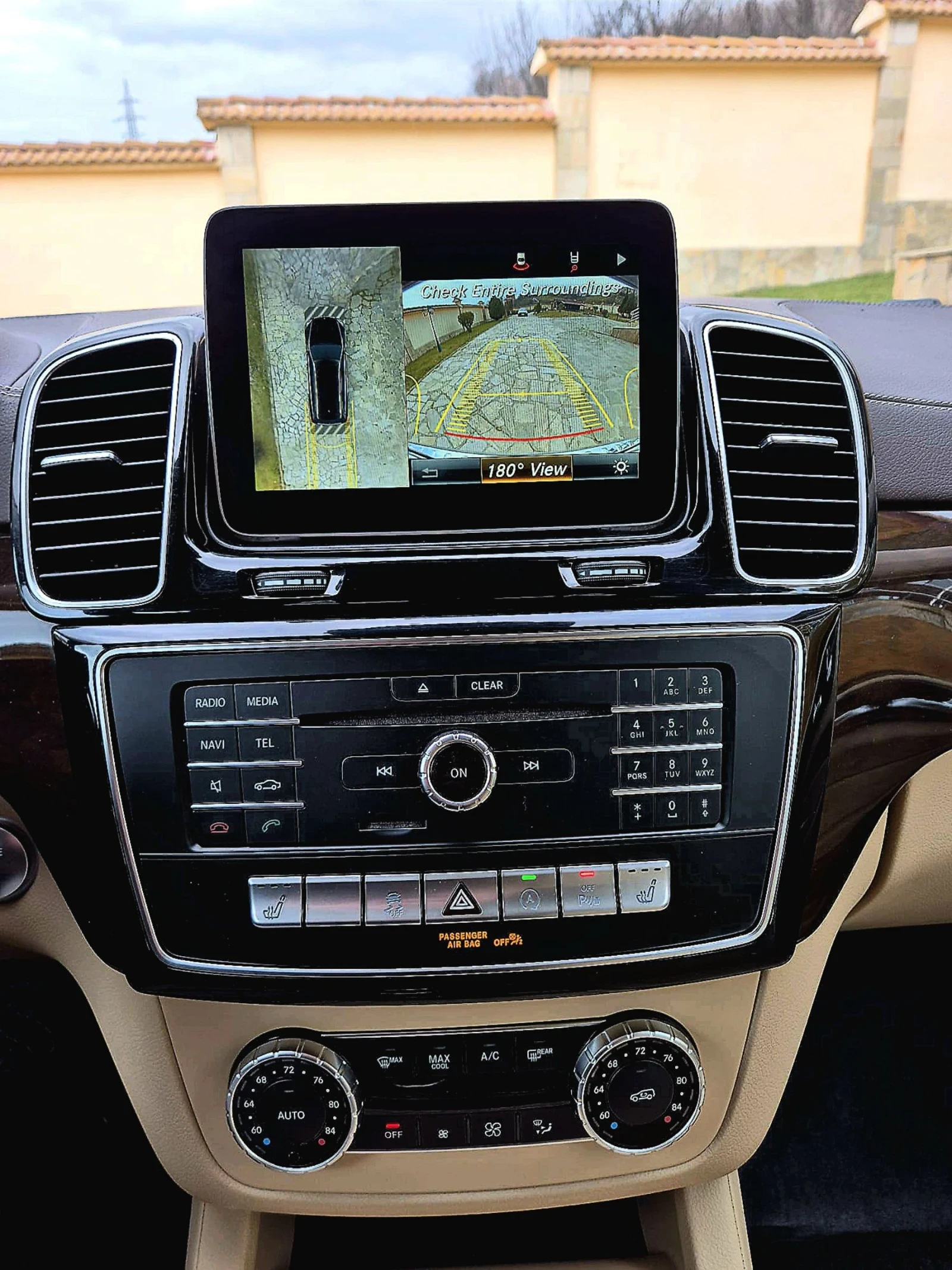 Mercedes-Benz GLS 450 4Matic* 6+ 1* 360* Harman/Kardon* Keyless* Distron, снимка 16 - Автомобили и джипове - 53906336