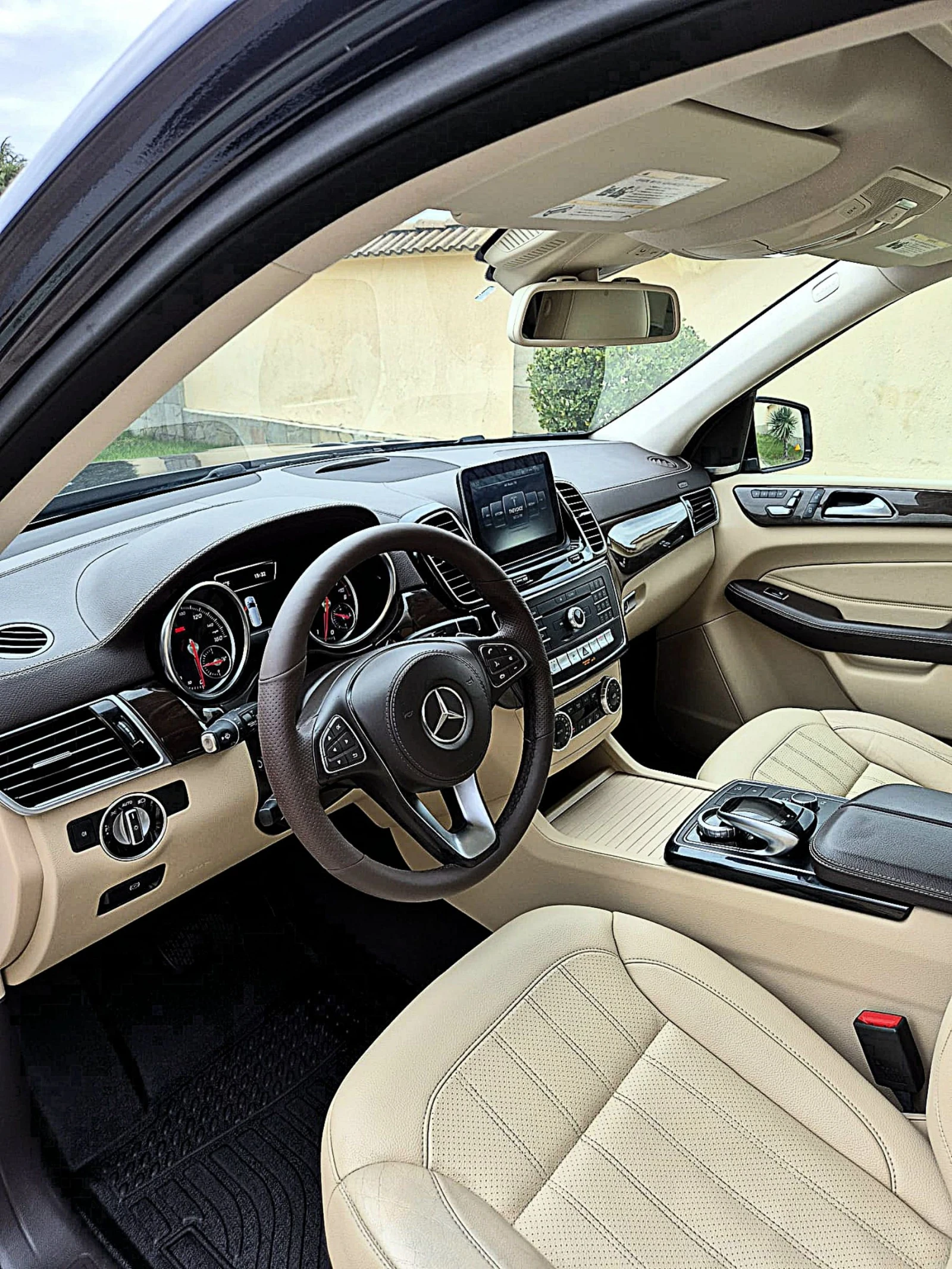 Mercedes-Benz GLS 450 4Matic* 6+ 1* 360* Harman/Kardon* Keyless* Distron, снимка 10 - Автомобили и джипове - 53906336