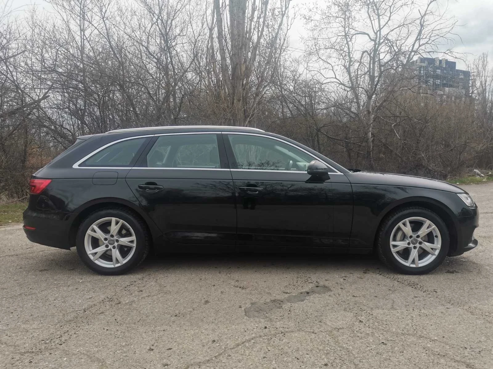 Audi A4 2.0 QUATTRO LED DISTRONIC DIGITAL COCKPIT , снимка 4 - Автомобили и джипове - 53929030