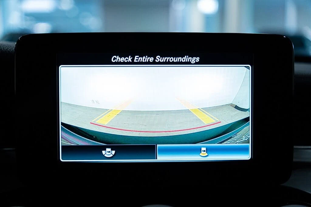 Mercedes-Benz C 300 * АвтоКредит * (ЦЕНА ДО БГ), снимка 14 - Автомобили и джипове - 54205407