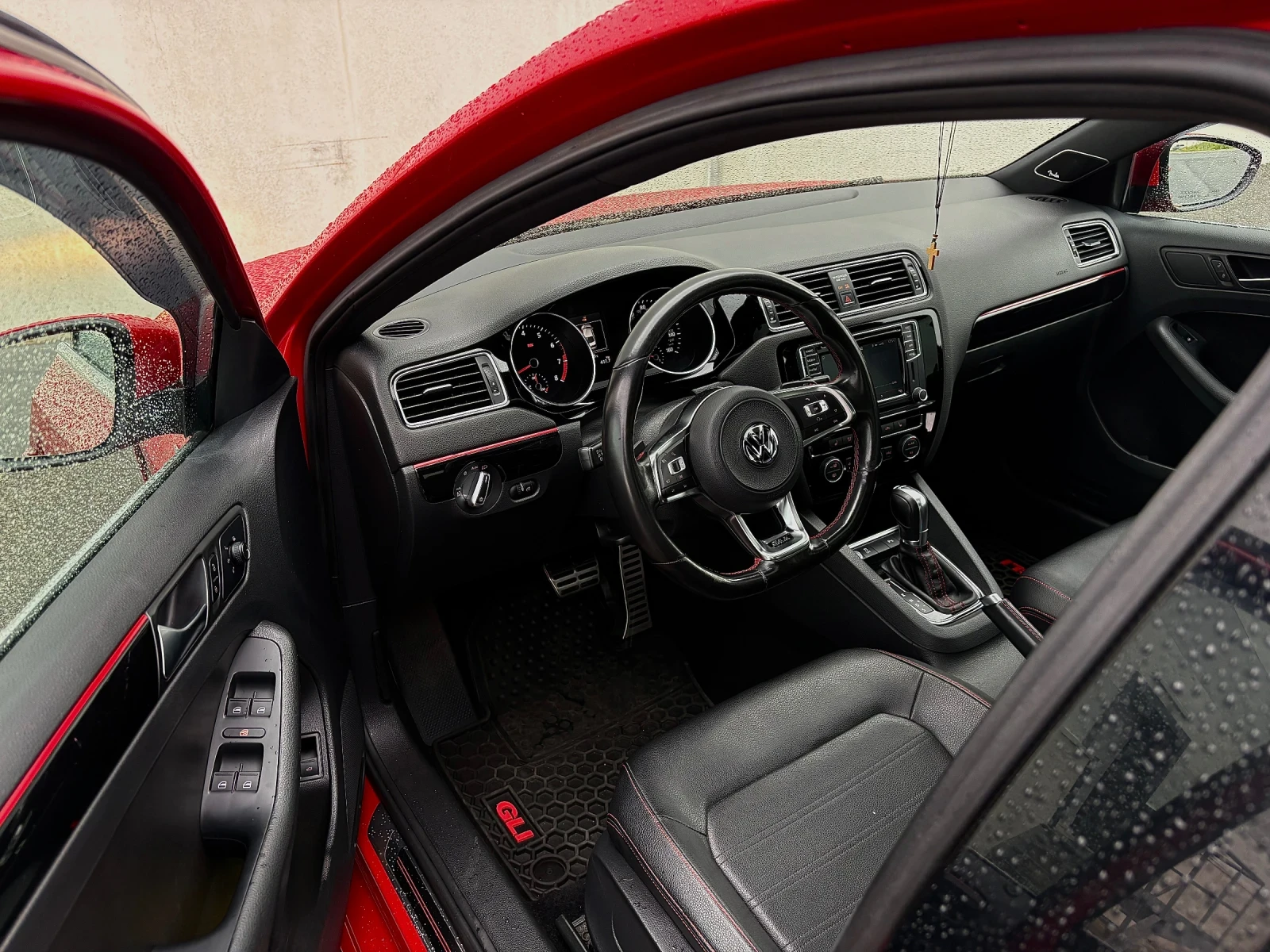 VW Jetta GLI 2.0 TSI DSG* Шибедах* Камера* Обслужена* ПаркП, снимка 9 - Автомобили и джипове - 54238764