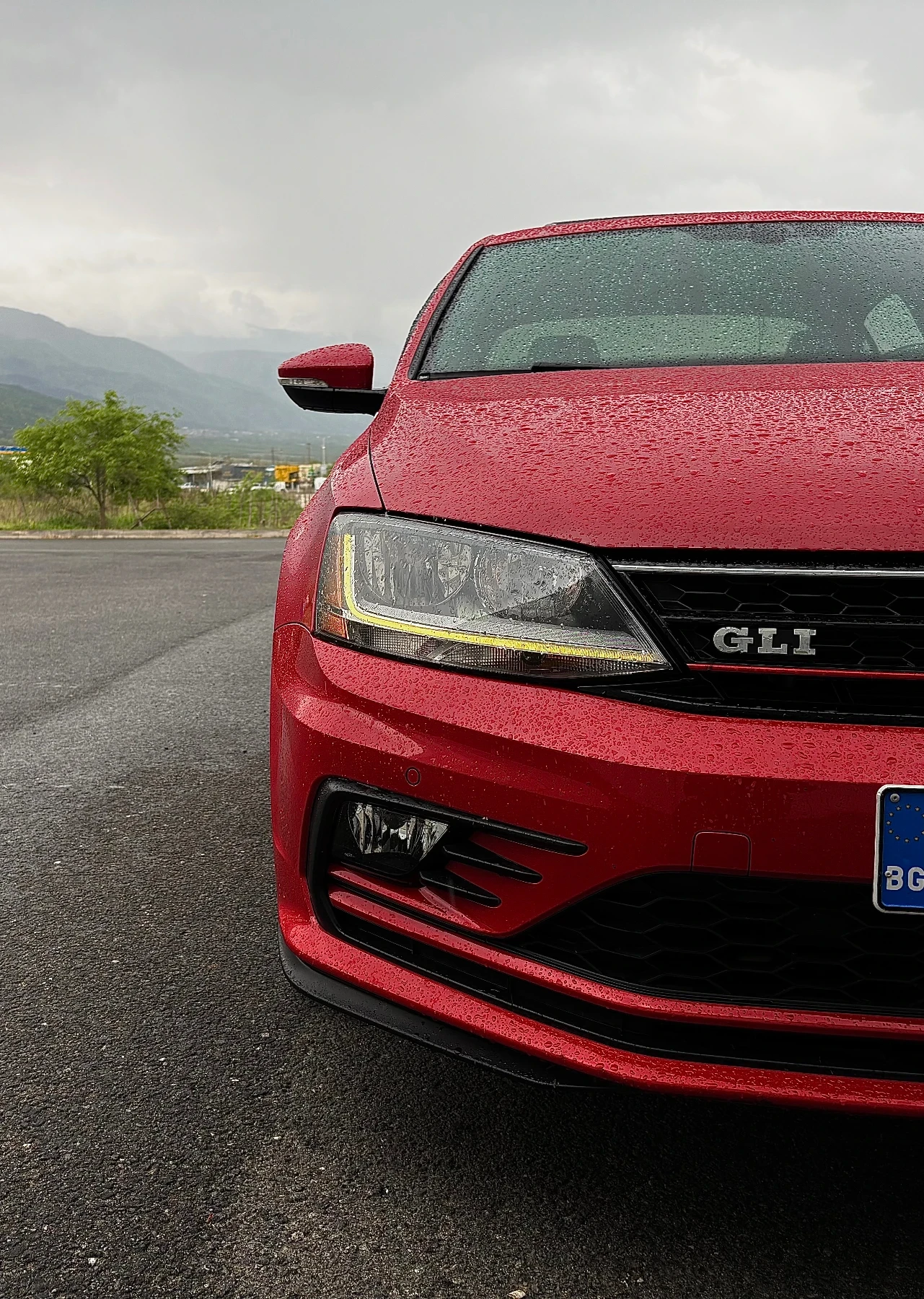 VW Jetta GLI 2.0 TSI DSG* Шибедах* Камера* Обслужена* ПаркП, снимка 2 - Автомобили и джипове - 54238764