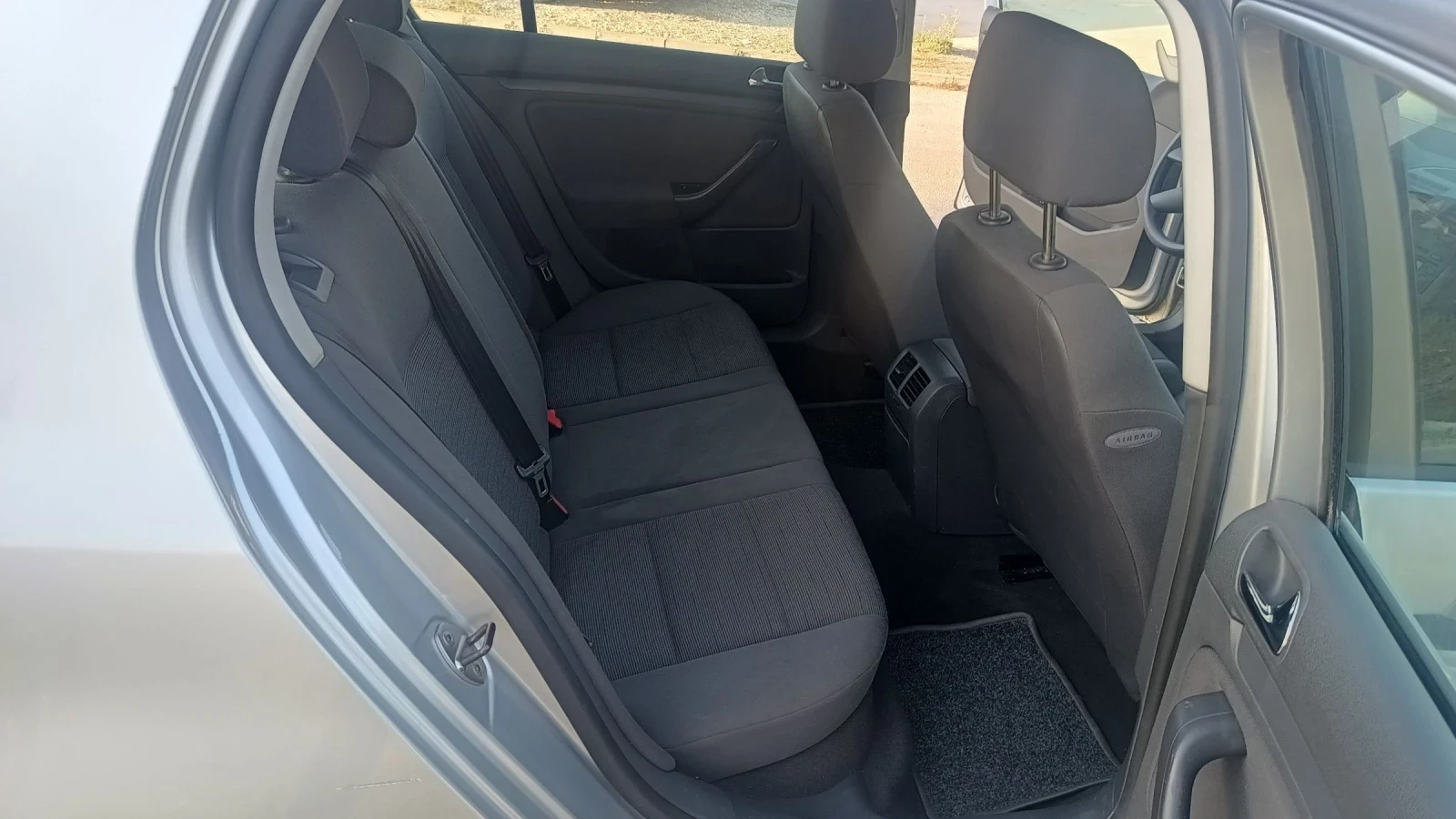 VW Golf 1.9 TDI 90k.s , снимка 10 - Автомобили и джипове - 54502854