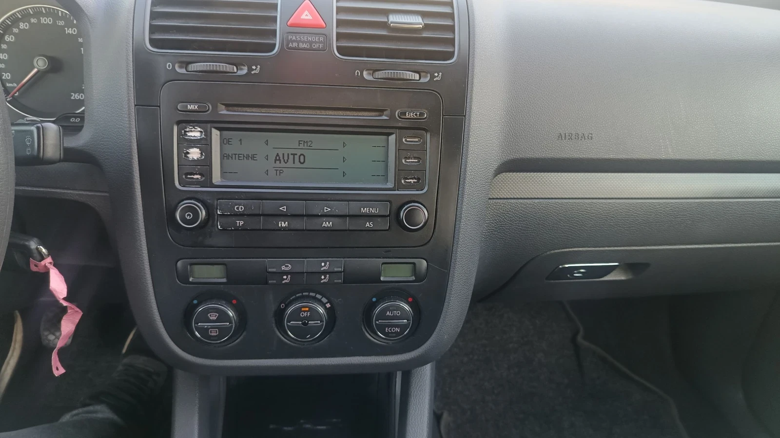 VW Golf 1.9 TDI 90k.s , снимка 14 - Автомобили и джипове - 54502854