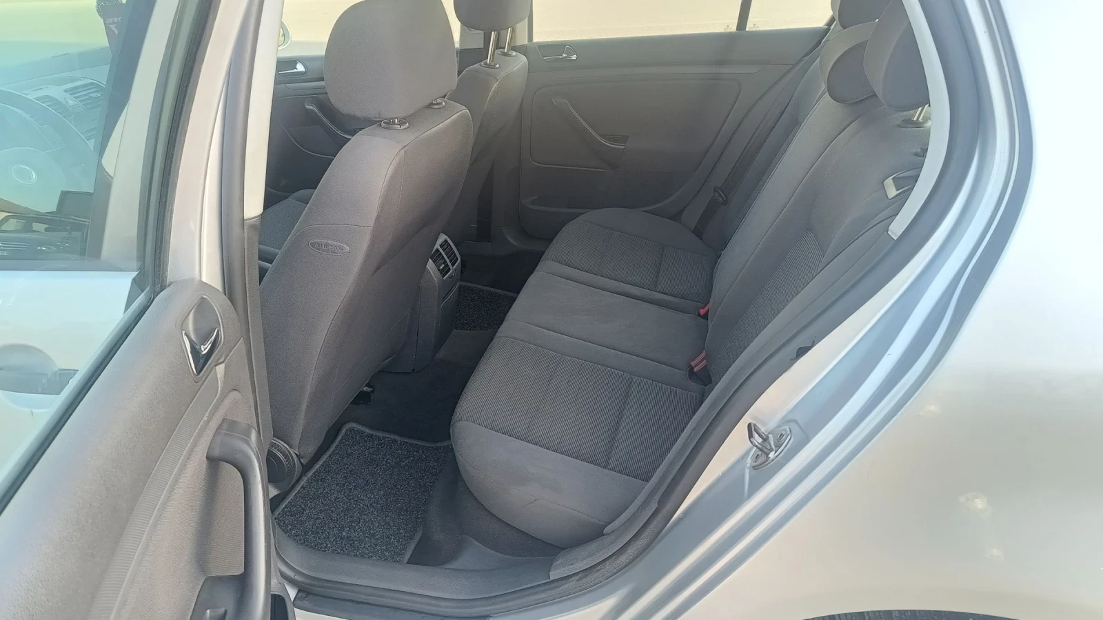 VW Golf 1.9 TDI 90k.s , снимка 11 - Автомобили и джипове - 54502854