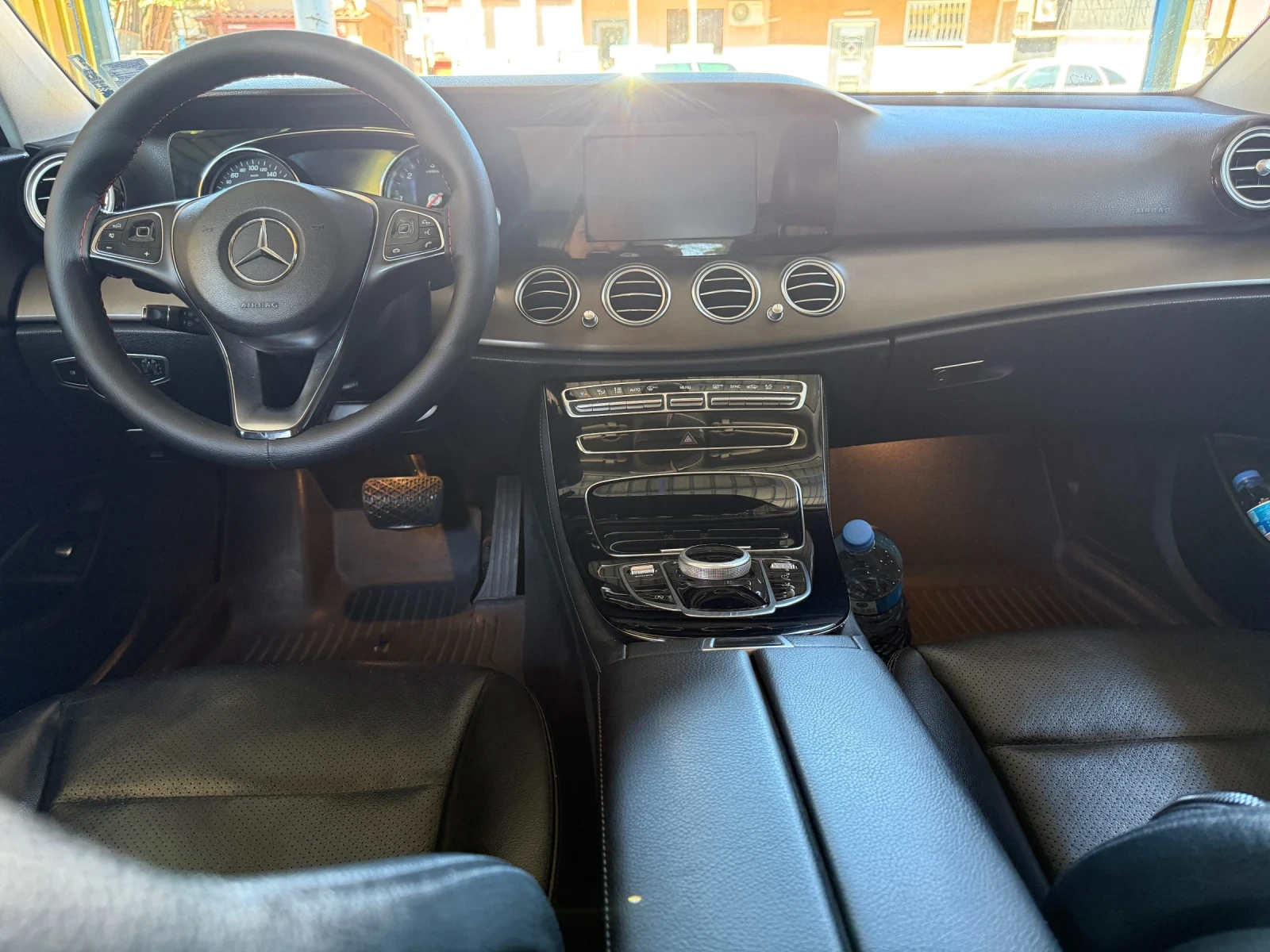 Mercedes-Benz E 200, снимка 15 - Автомобили и джипове - 54590098