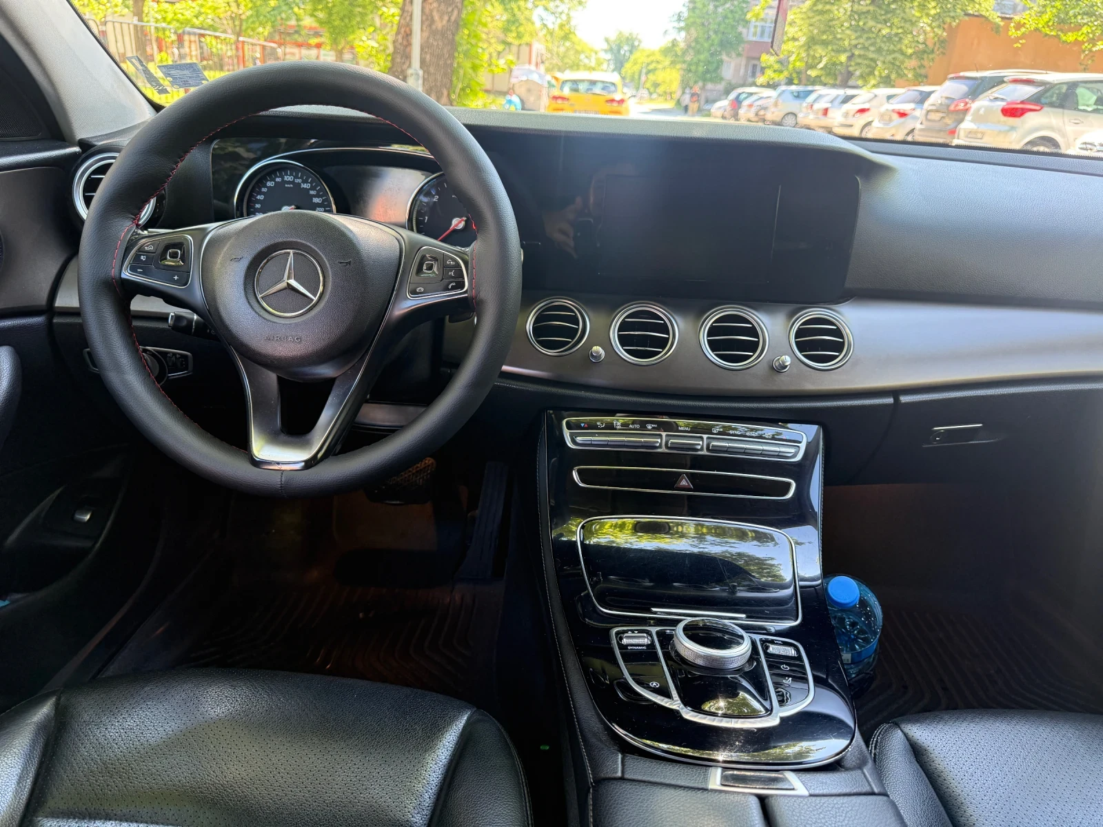 Mercedes-Benz E 200, снимка 9 - Автомобили и джипове - 54590098
