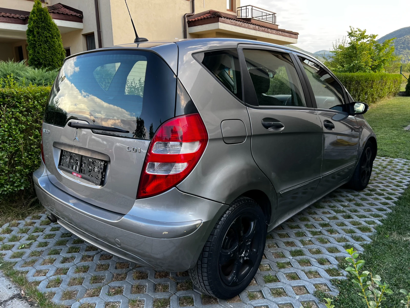 Mercedes-Benz A 180, снимка 4 - Автомобили и джипове - 54690674