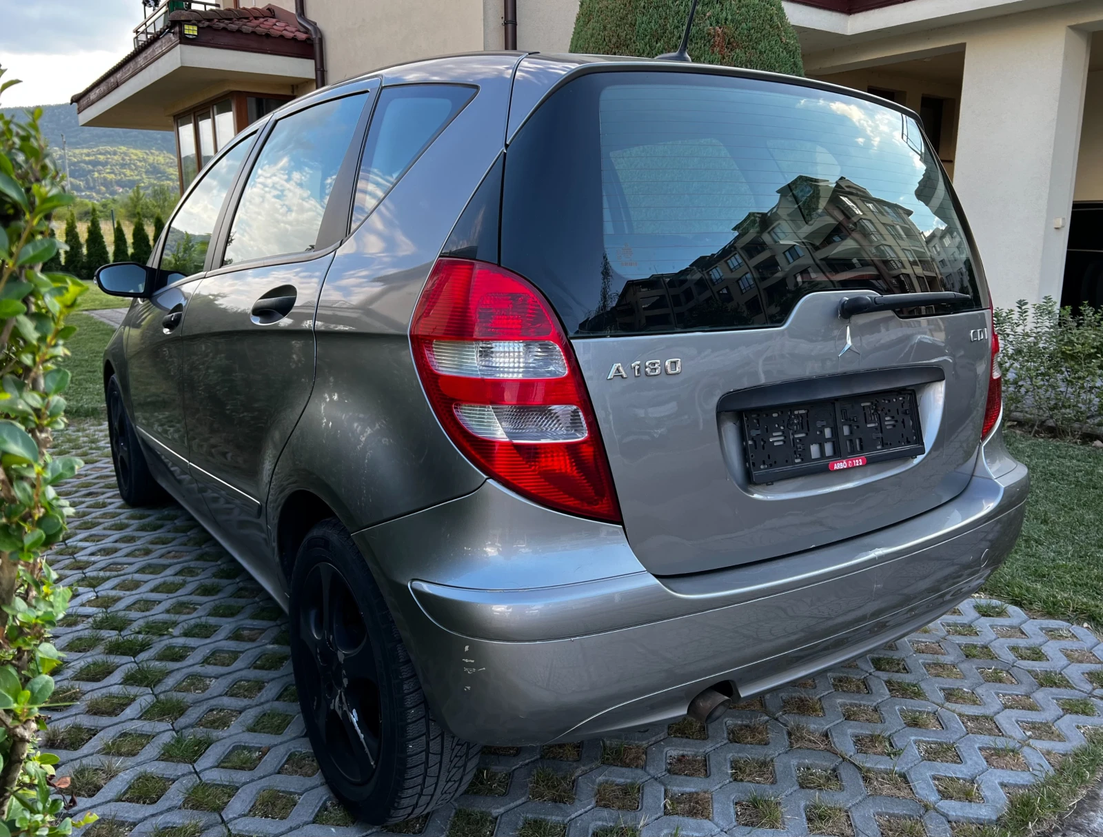 Mercedes-Benz A 180, снимка 5 - Автомобили и джипове - 54690674