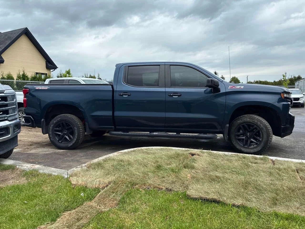 Chevrolet Silverado * LT Trail Boss * CARFAX * ЦЕНА ДО БГ, снимка 3 - Автомобили и джипове - 54740743