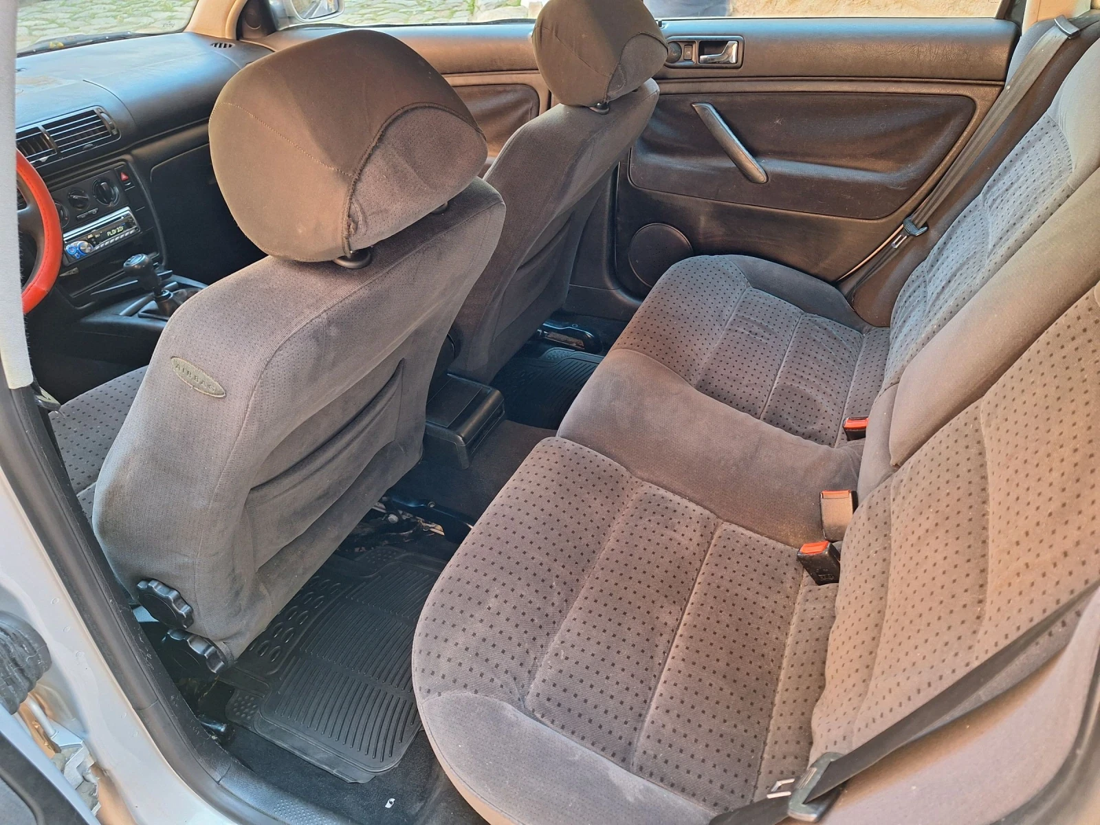 VW Passat 1.6 газ бензин климатик , снимка 15 - Автомобили и джипове - 54855749