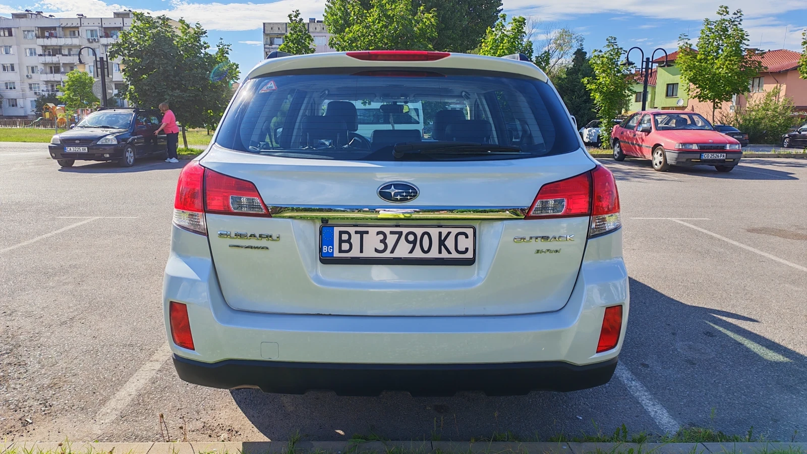 Subaru Outback 2.5i Bi-Fuel CVT, 173 к.с., Бяла перла, снимка 7 - Автомобили и джипове - 55224491