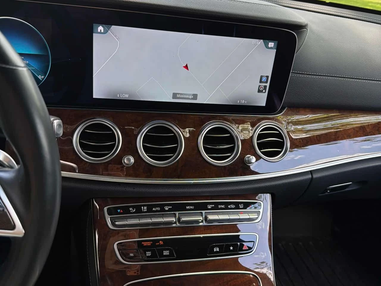 Mercedes-Benz E 350 * CARFAX * BURMESTER * ОБДУХВАНЕ * ХЕД-ЪП * , снимка 9 - Автомобили и джипове - 55259059