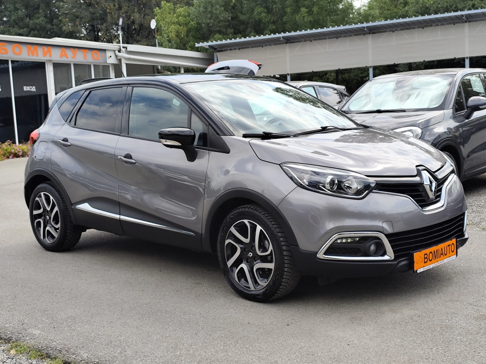 Renault Captur 1.5DCi* NAVI* CAMERA* EURO6B* LED* , снимка 3 - Автомобили и джипове - 55651895